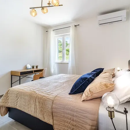 House Gold בית נופש *