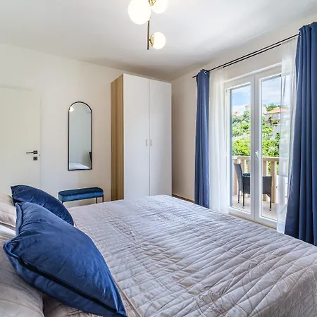 Nyaraló House Gold *