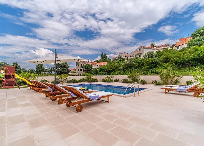 House Gold * Splitska