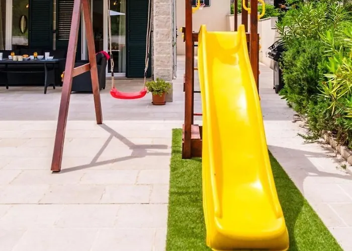 House Gold * Splitska